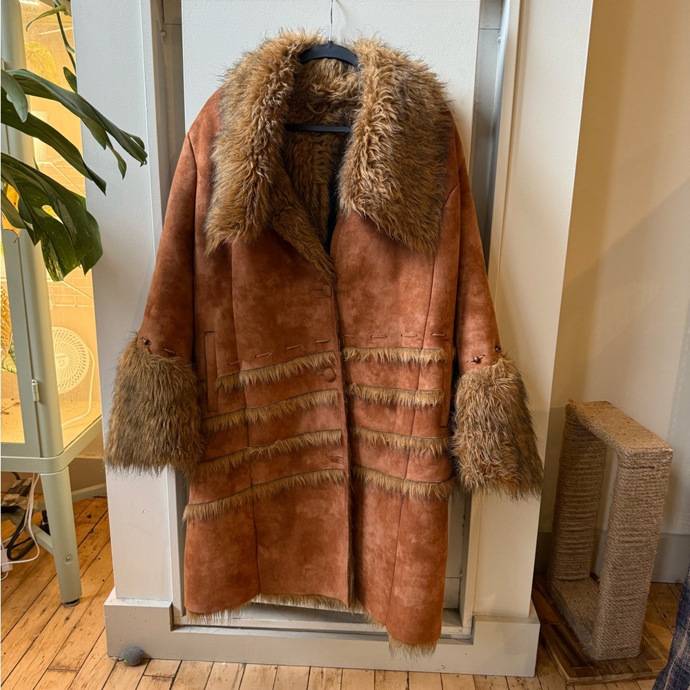 Luxurious Vintage Sheepskin Suede Coat